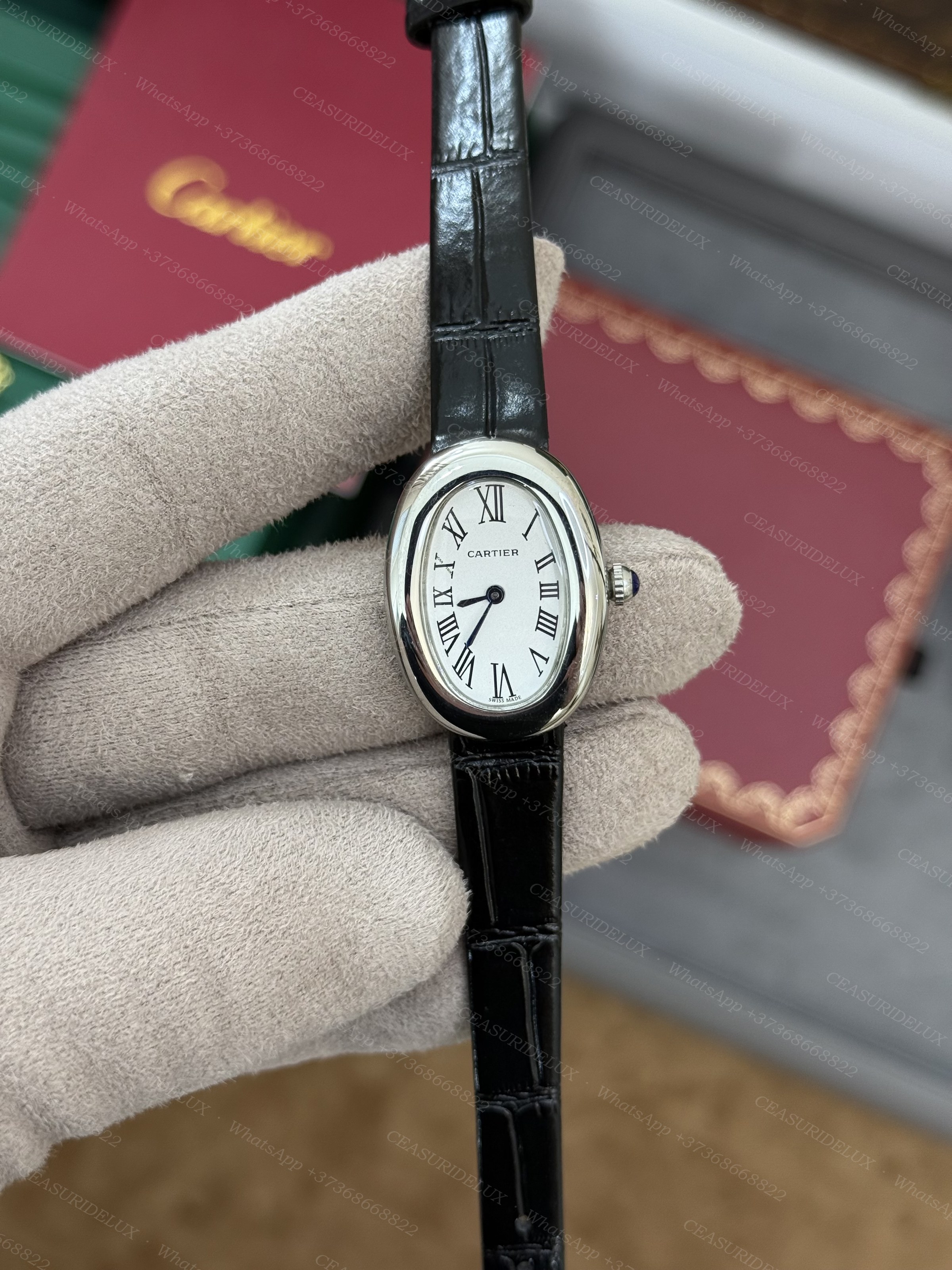 Cartier Baignoire Background