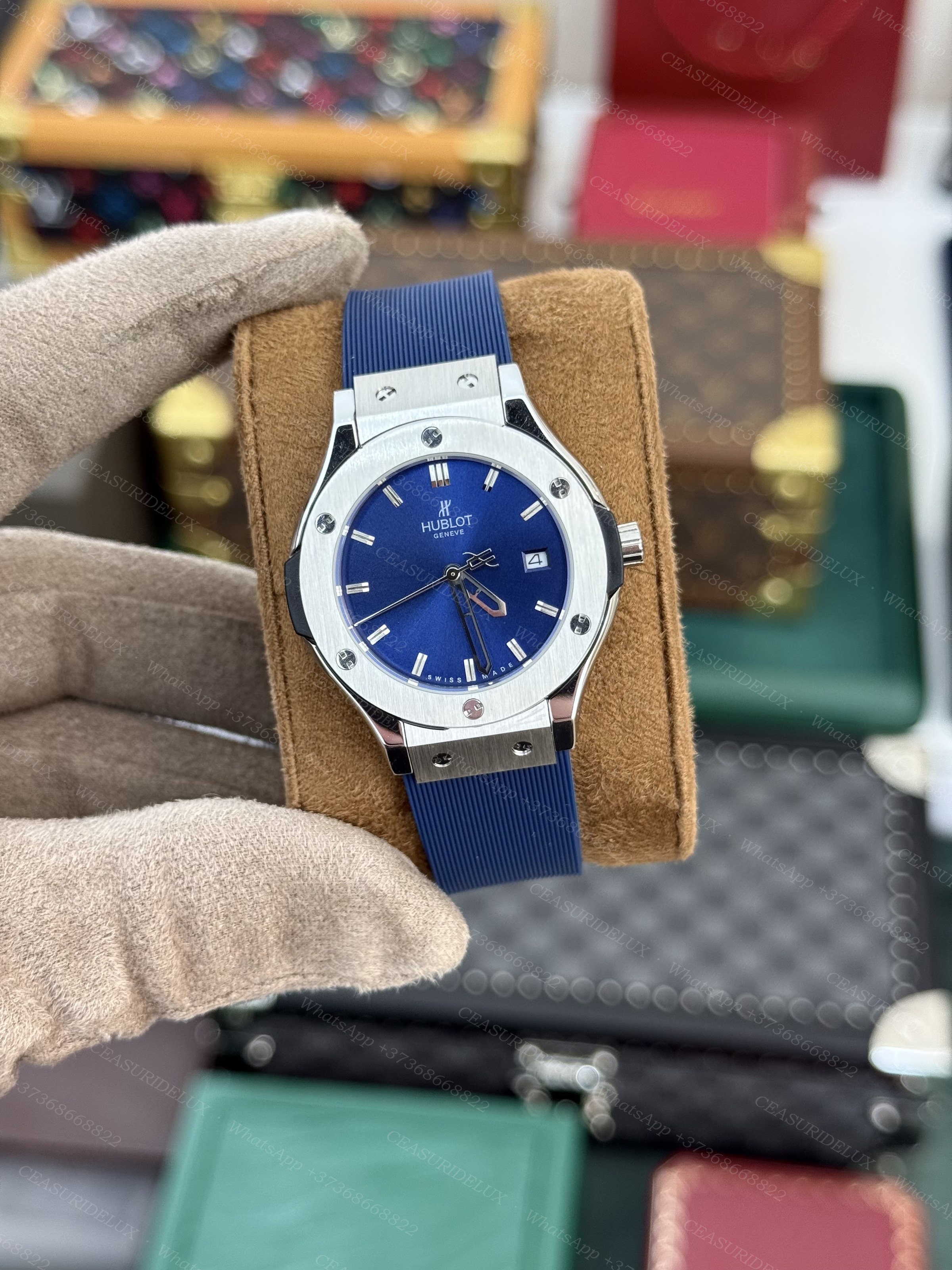 Hublot Classic Fusion 33mm Background