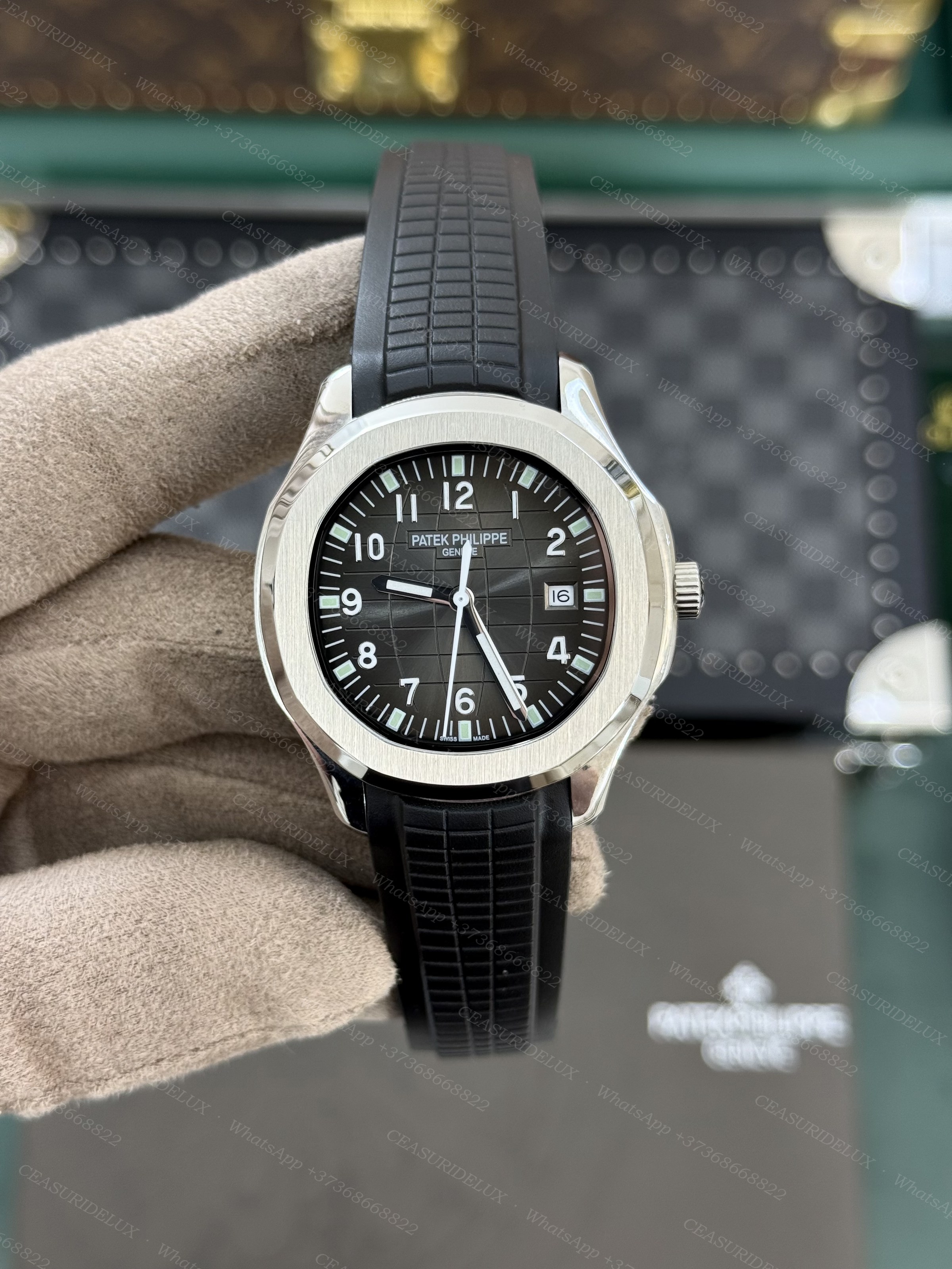 Patek Philippe Aquanaut Background