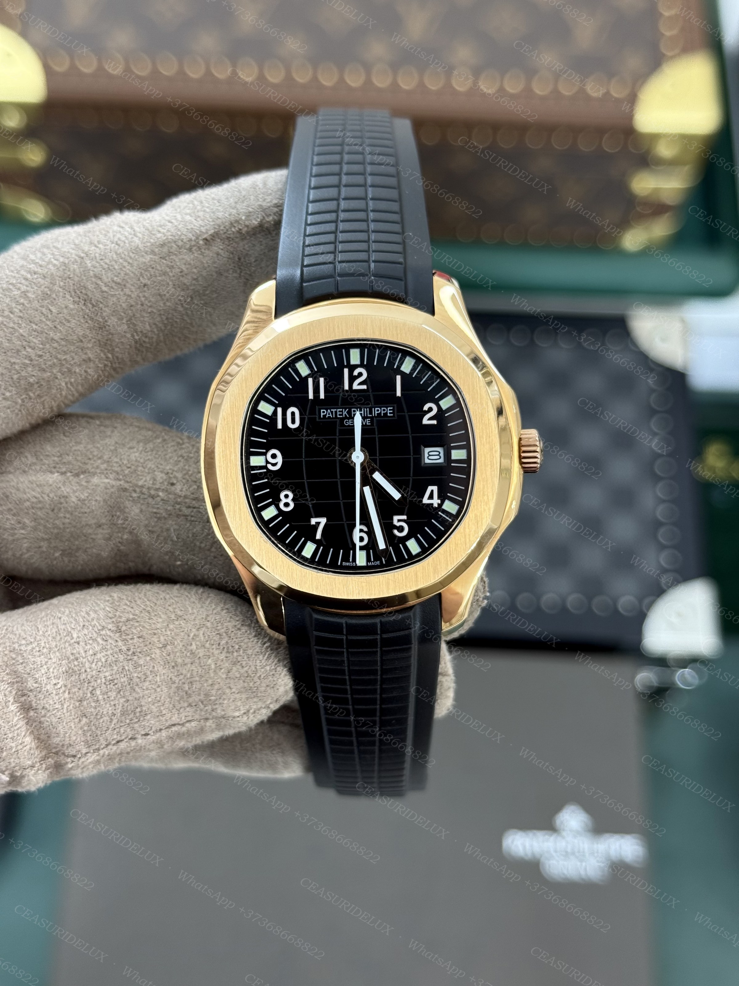 Patek Philippe Aquanaut Background