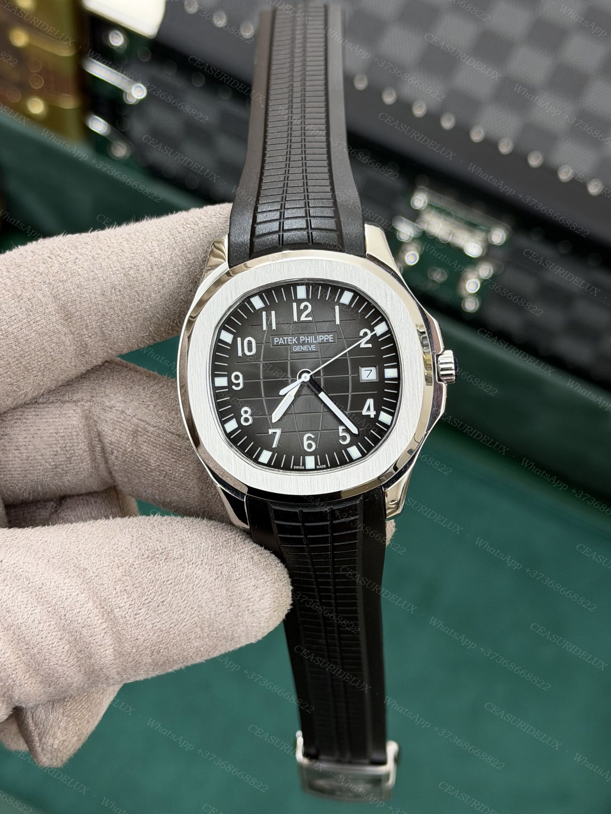 Patek Philippe Awuanaut Background