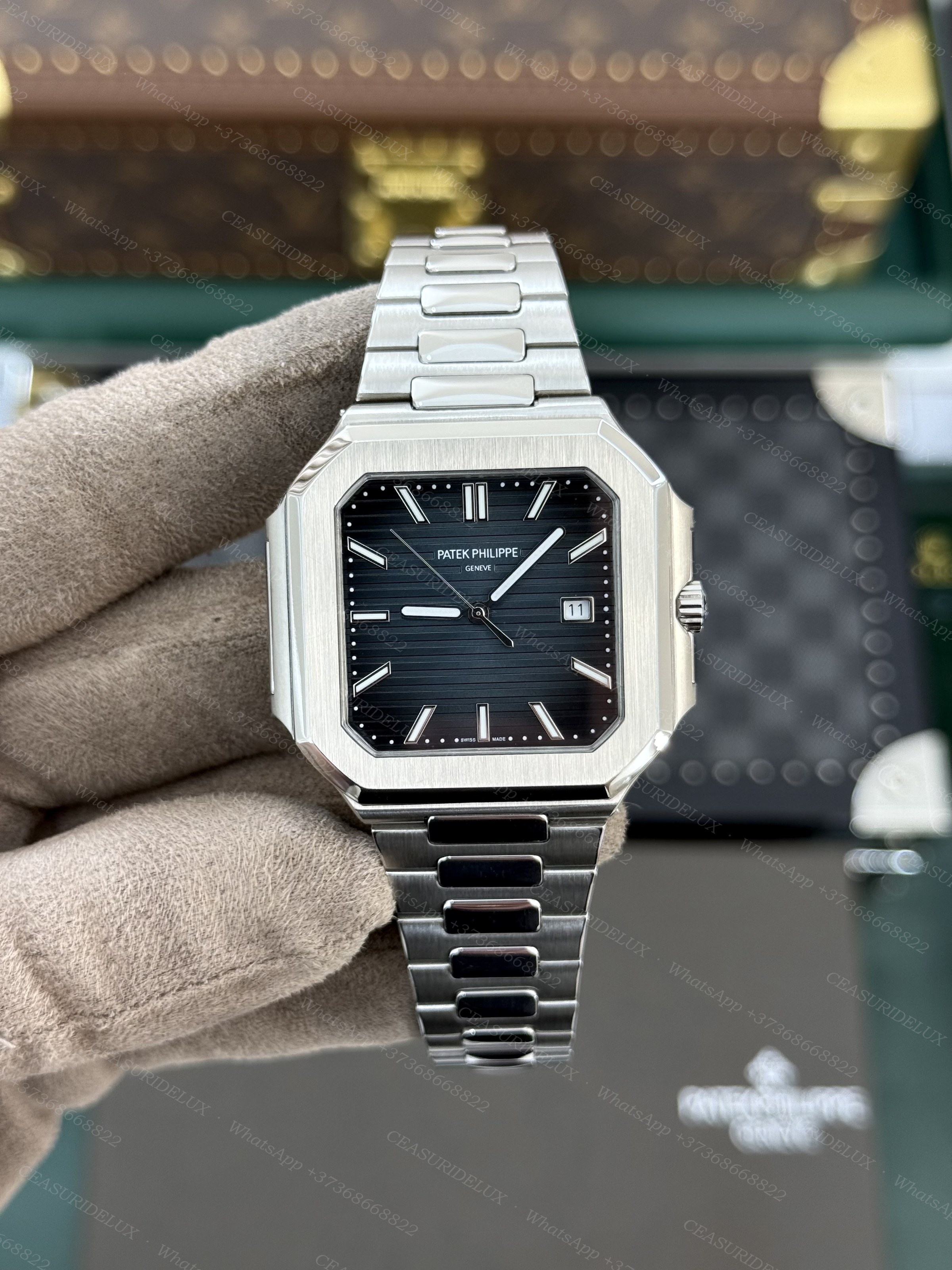 Patek Philippe Cubitus Background