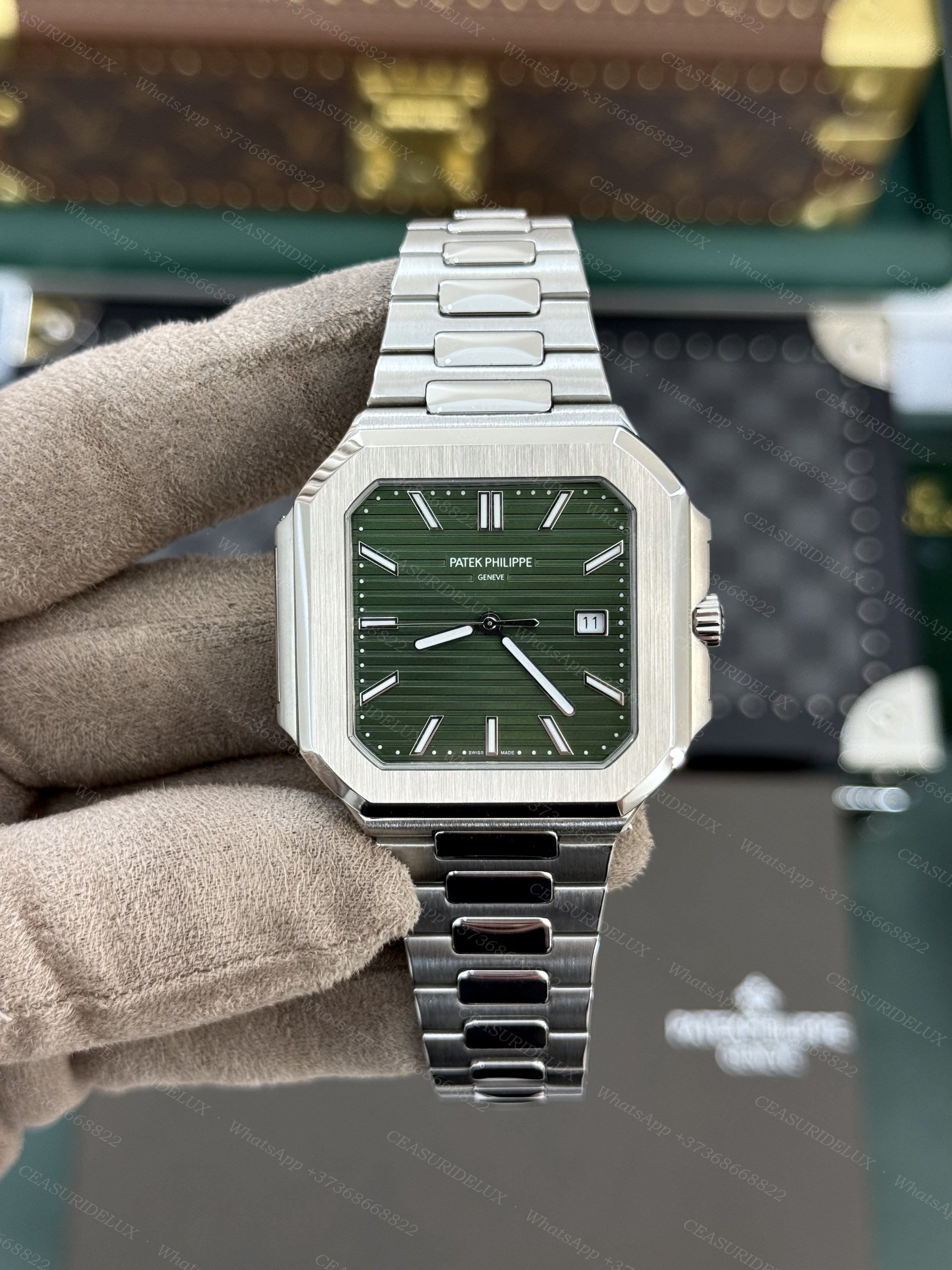 Patek Philippe Cubitus Background