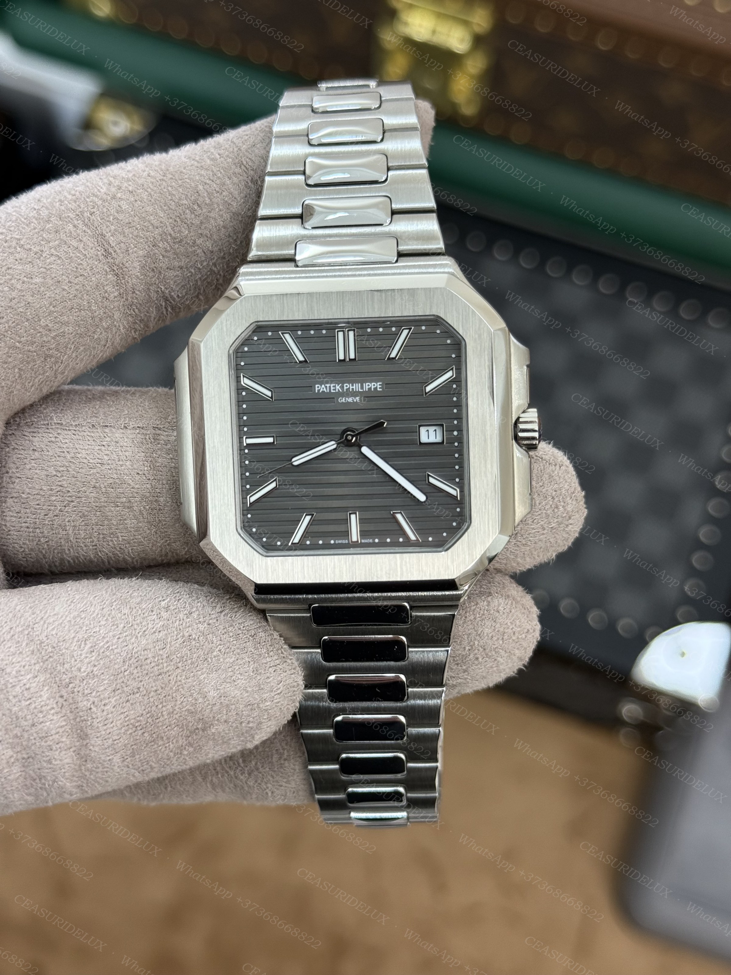 Patek Philippe Cubitus Background
