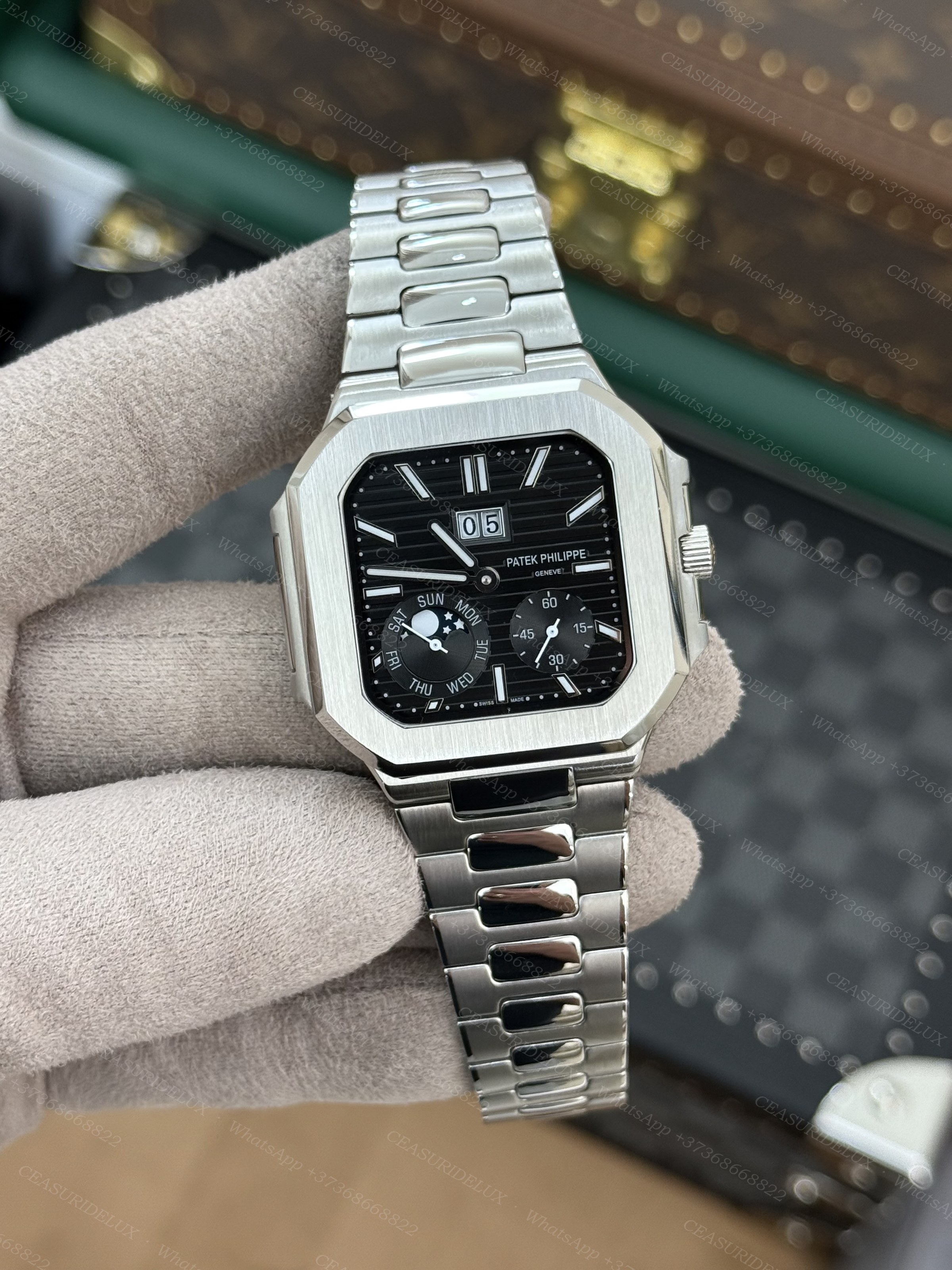 Patek Philippe Cubitus Background