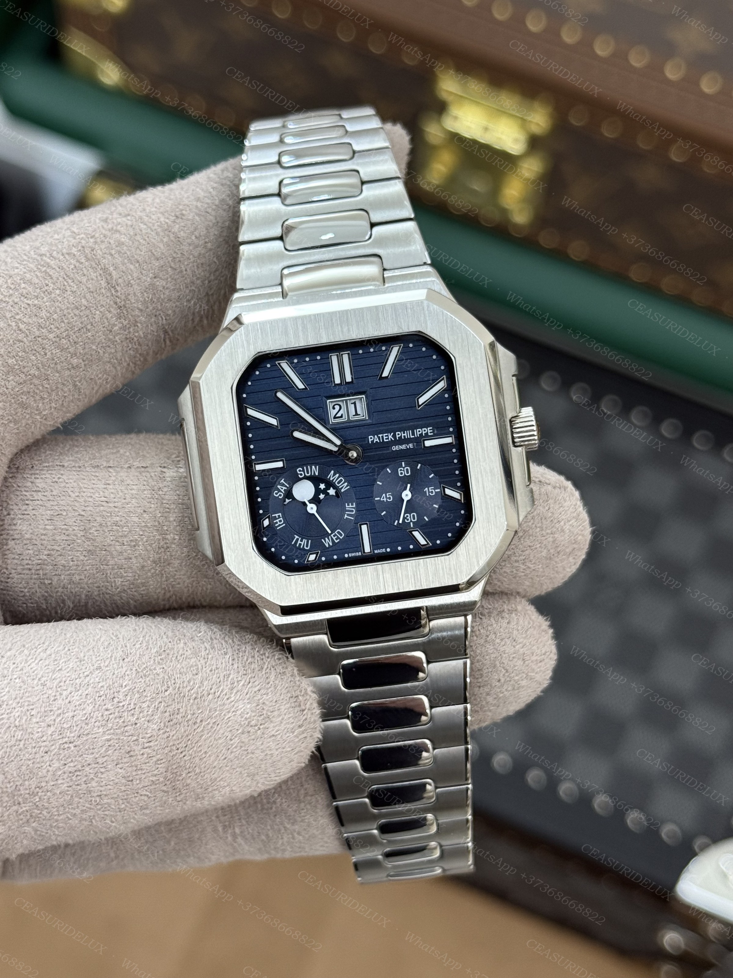 Patek Philippe Cubitus Background