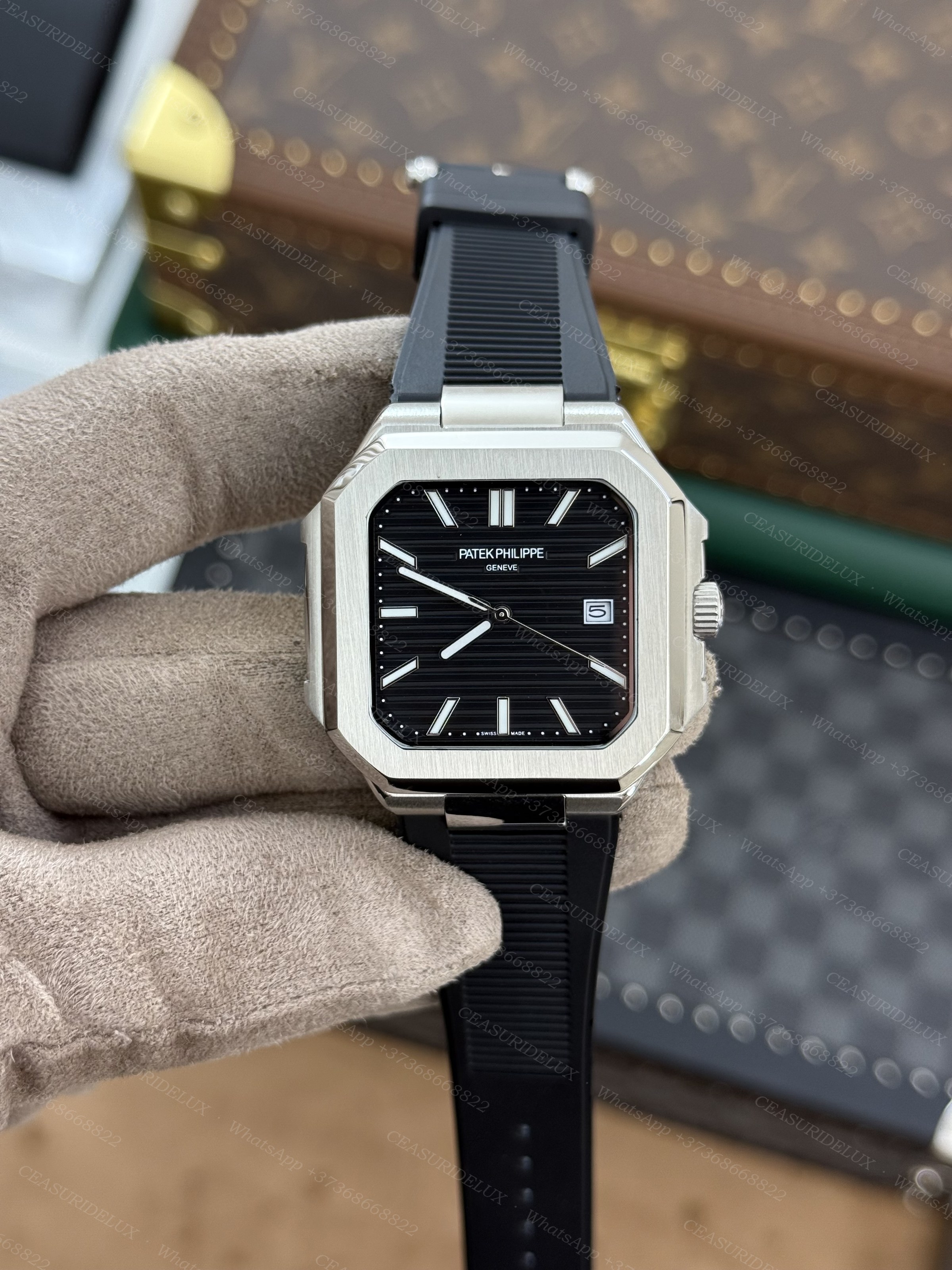 Patek Philippe Cubitus Background