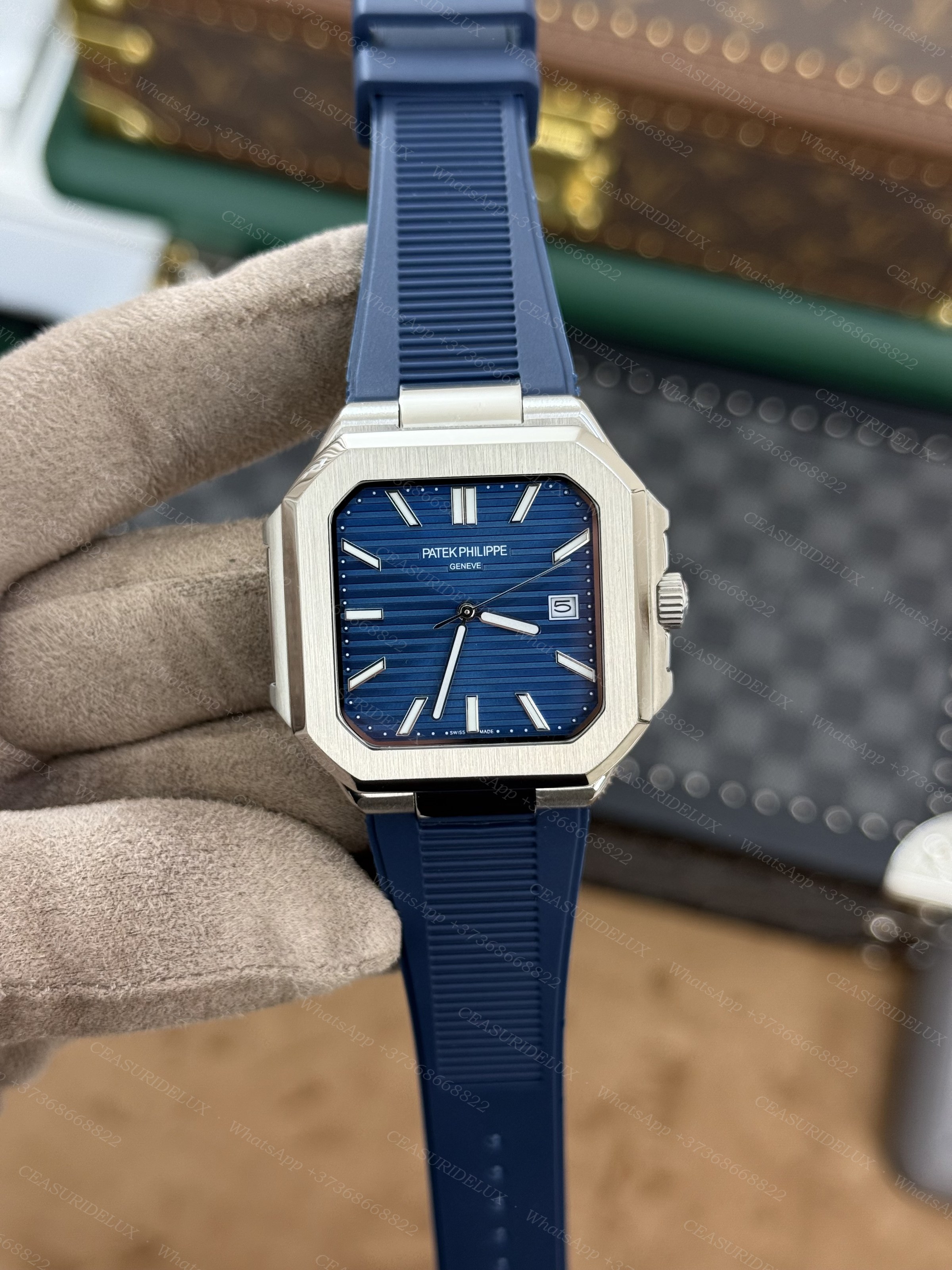 Patek Philippe Cubitus Background