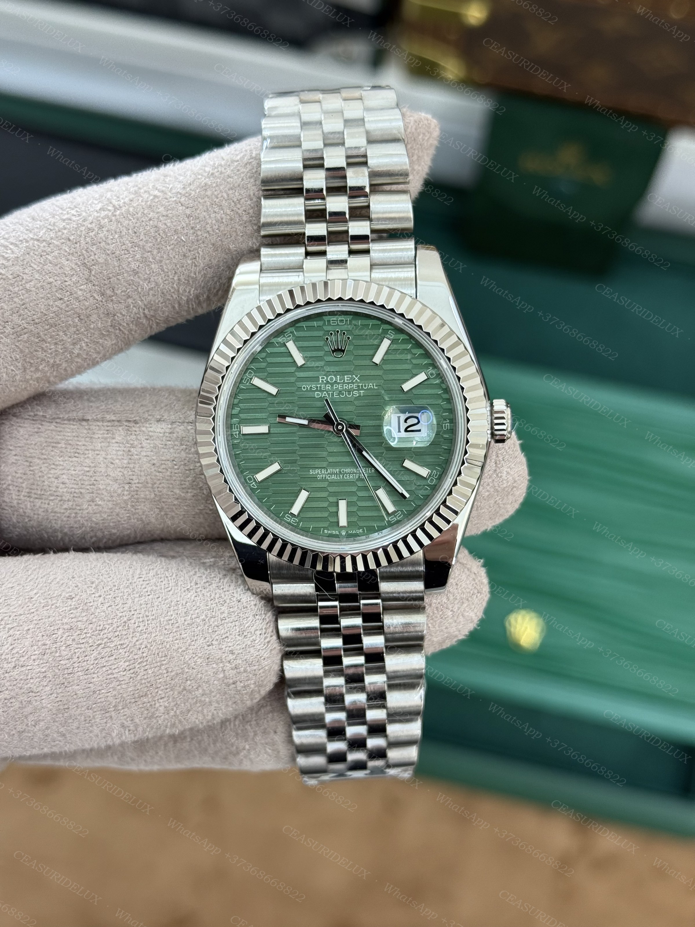 Rolex Date-Just 41 Background