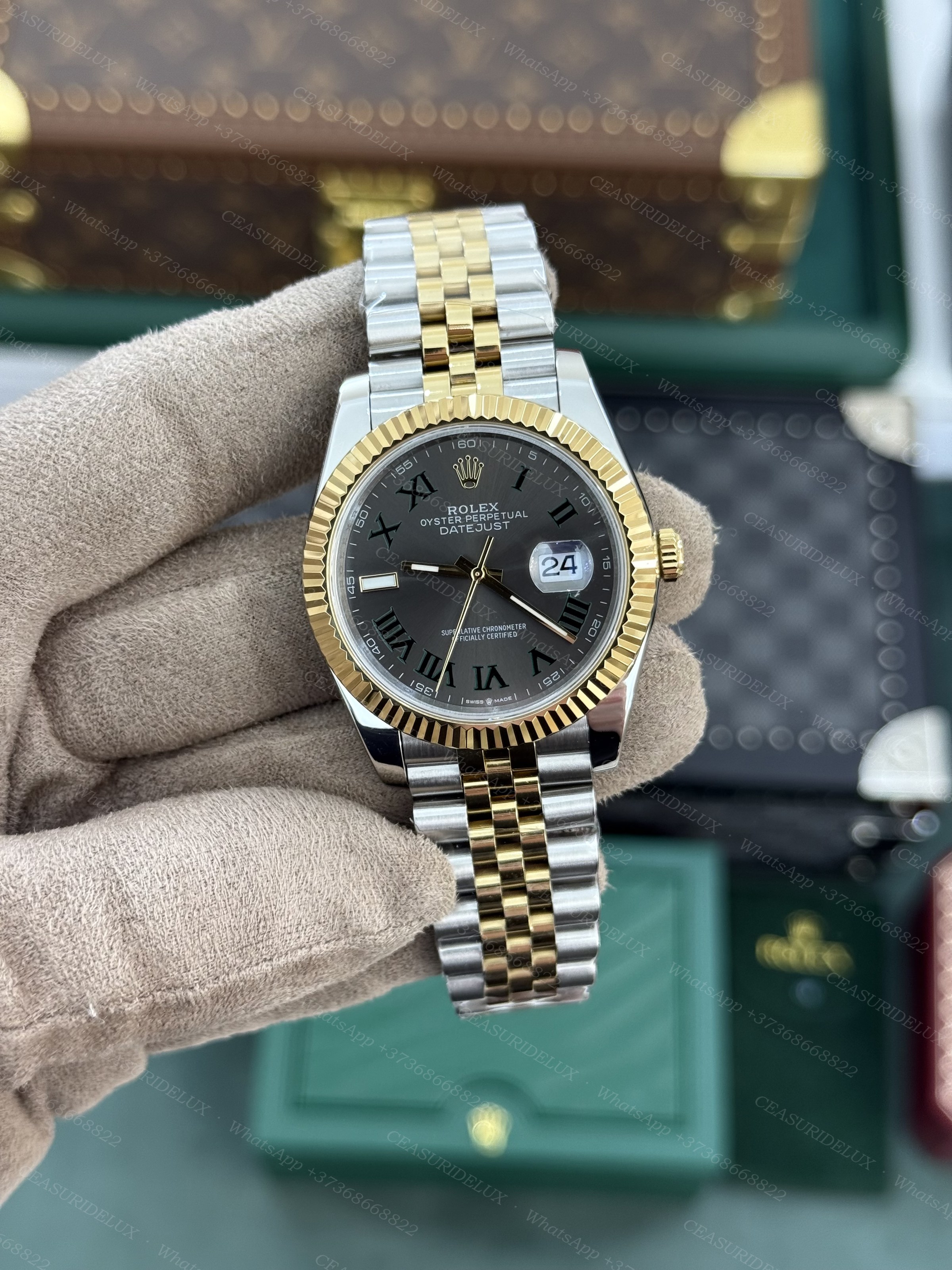 Rolex Date-Just 41 Background