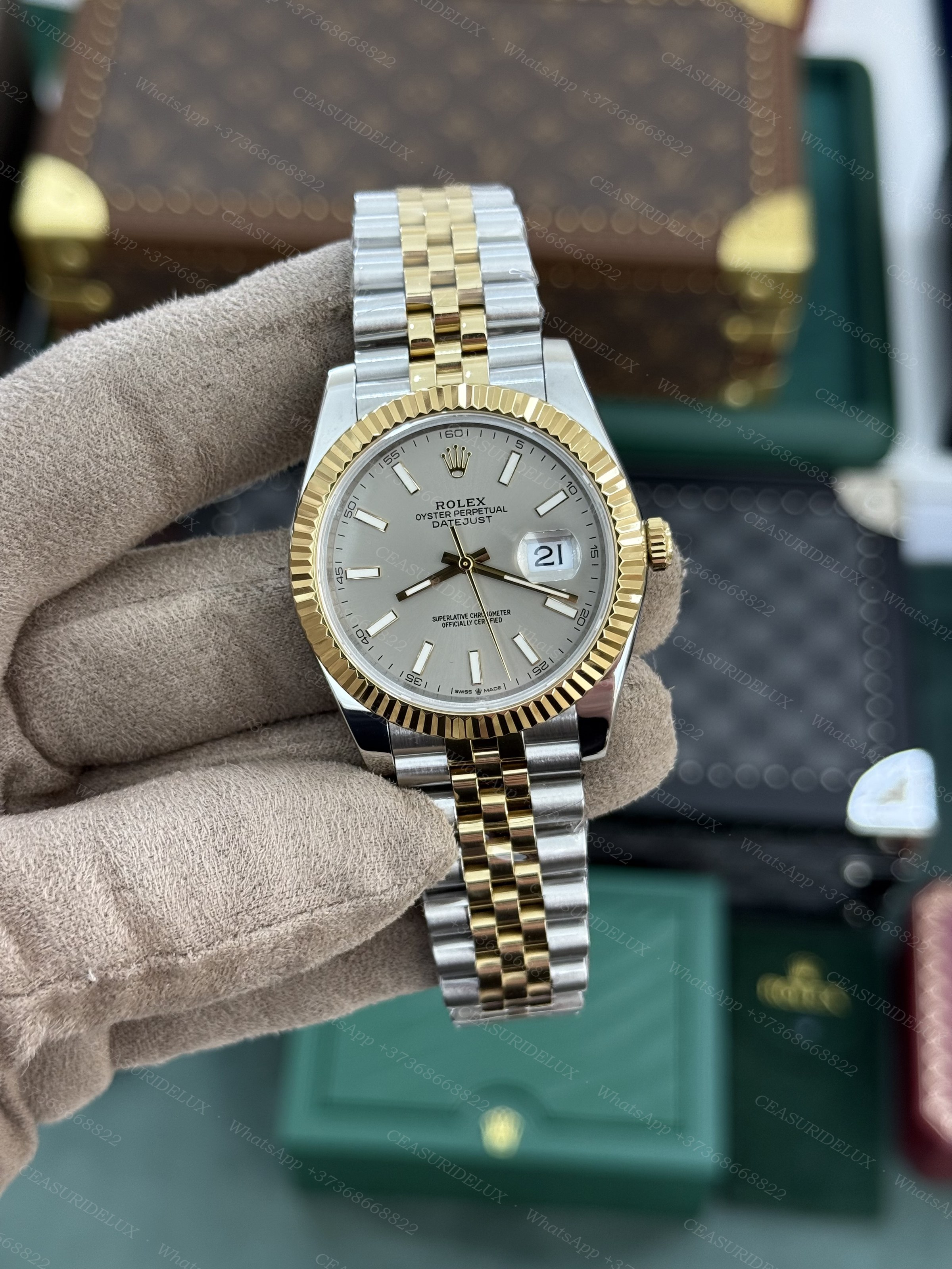 Rolex Date-Just 41 Background