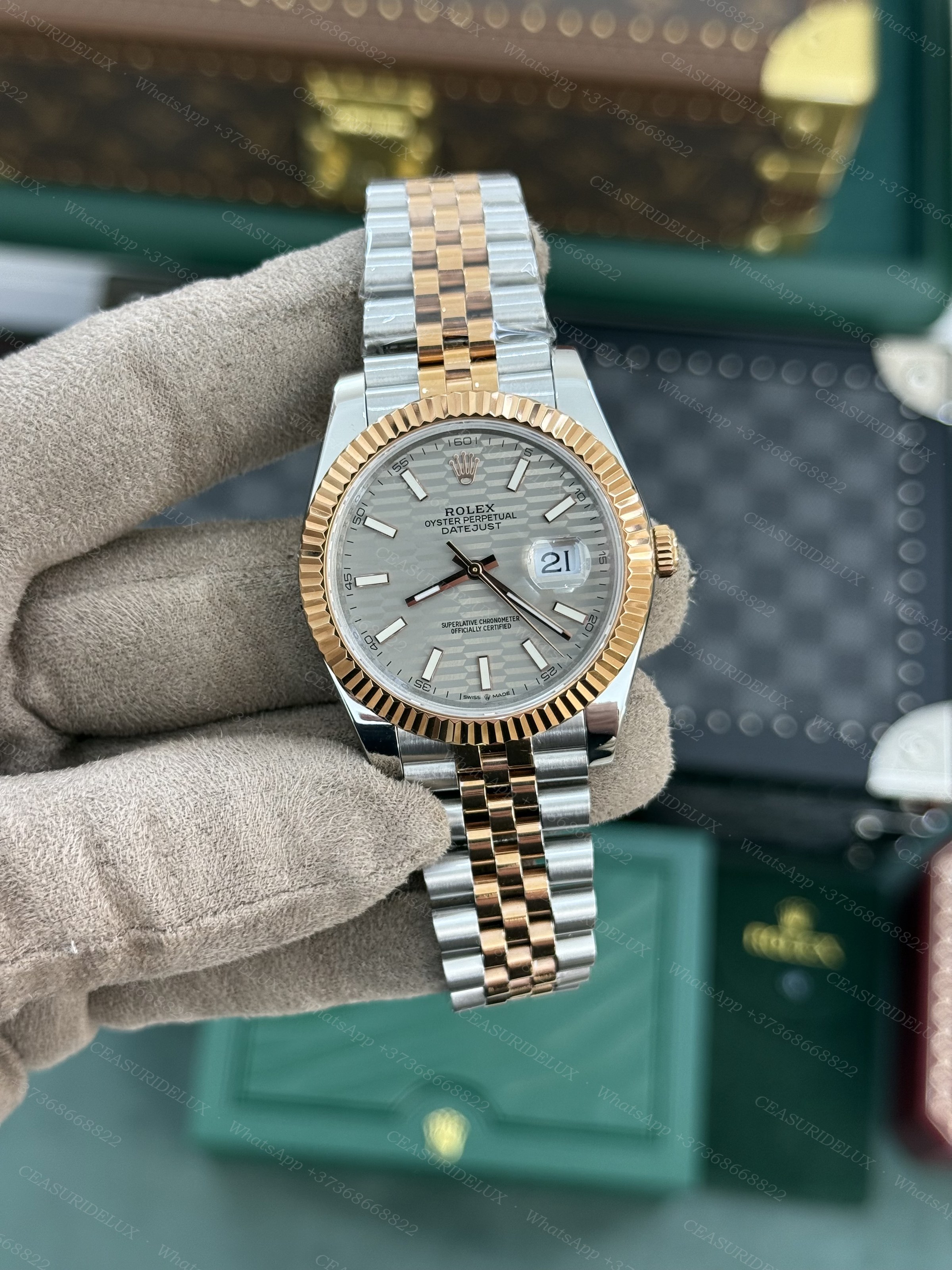 Rolex Date-Just 41 Background