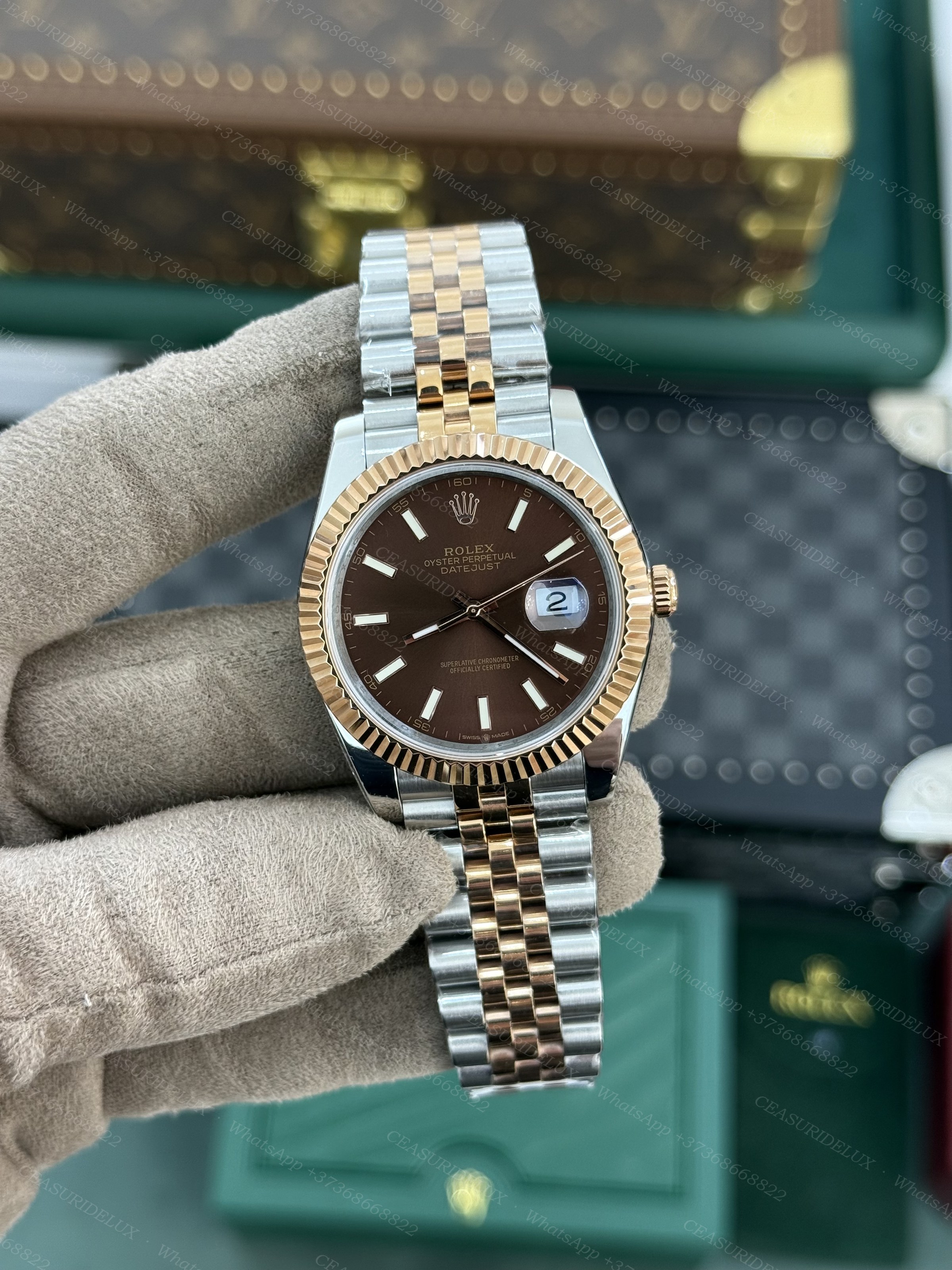 Rolex Date-Just 41 Background