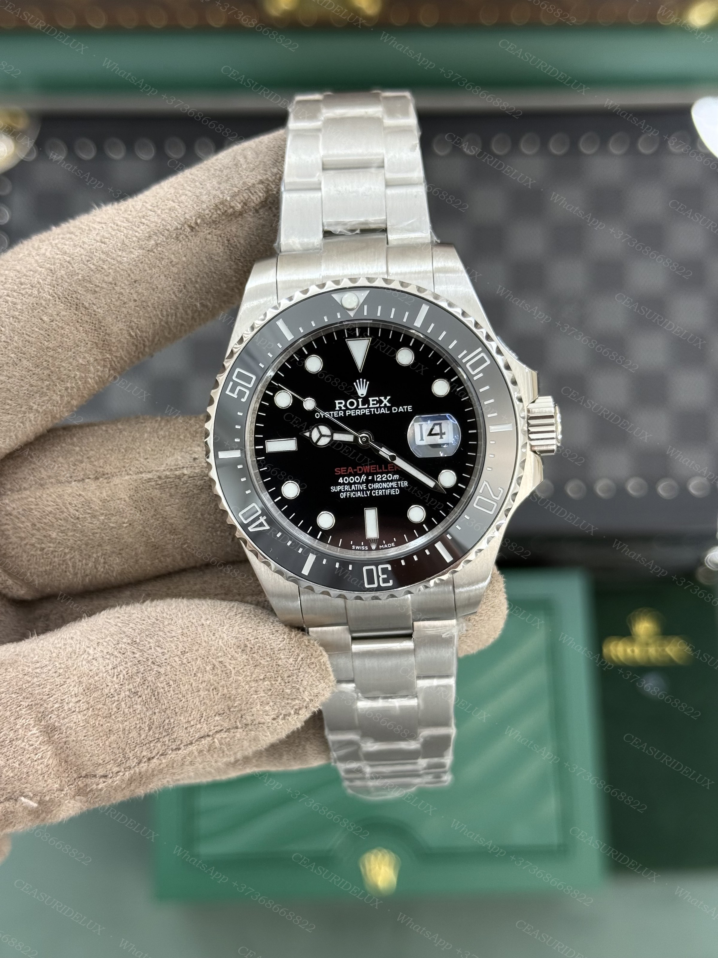 Rolex Sea-Dweller 43 Background